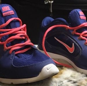 Women Nike Tennis Shoes